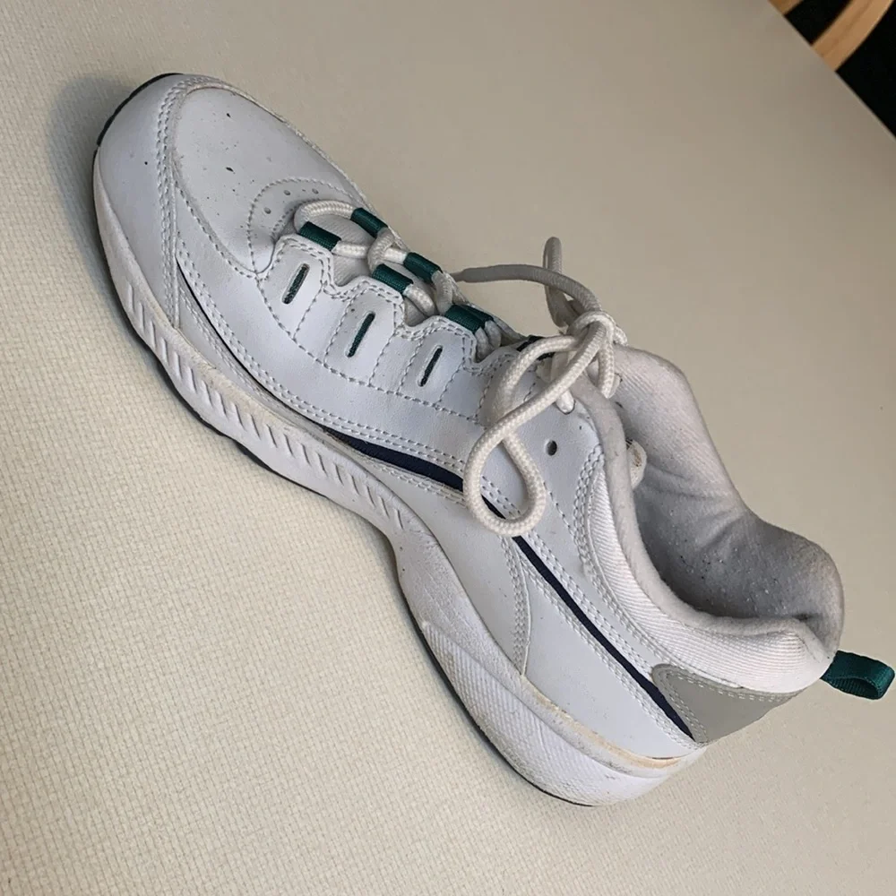 Easy Spirit Women’s Athletic Shors